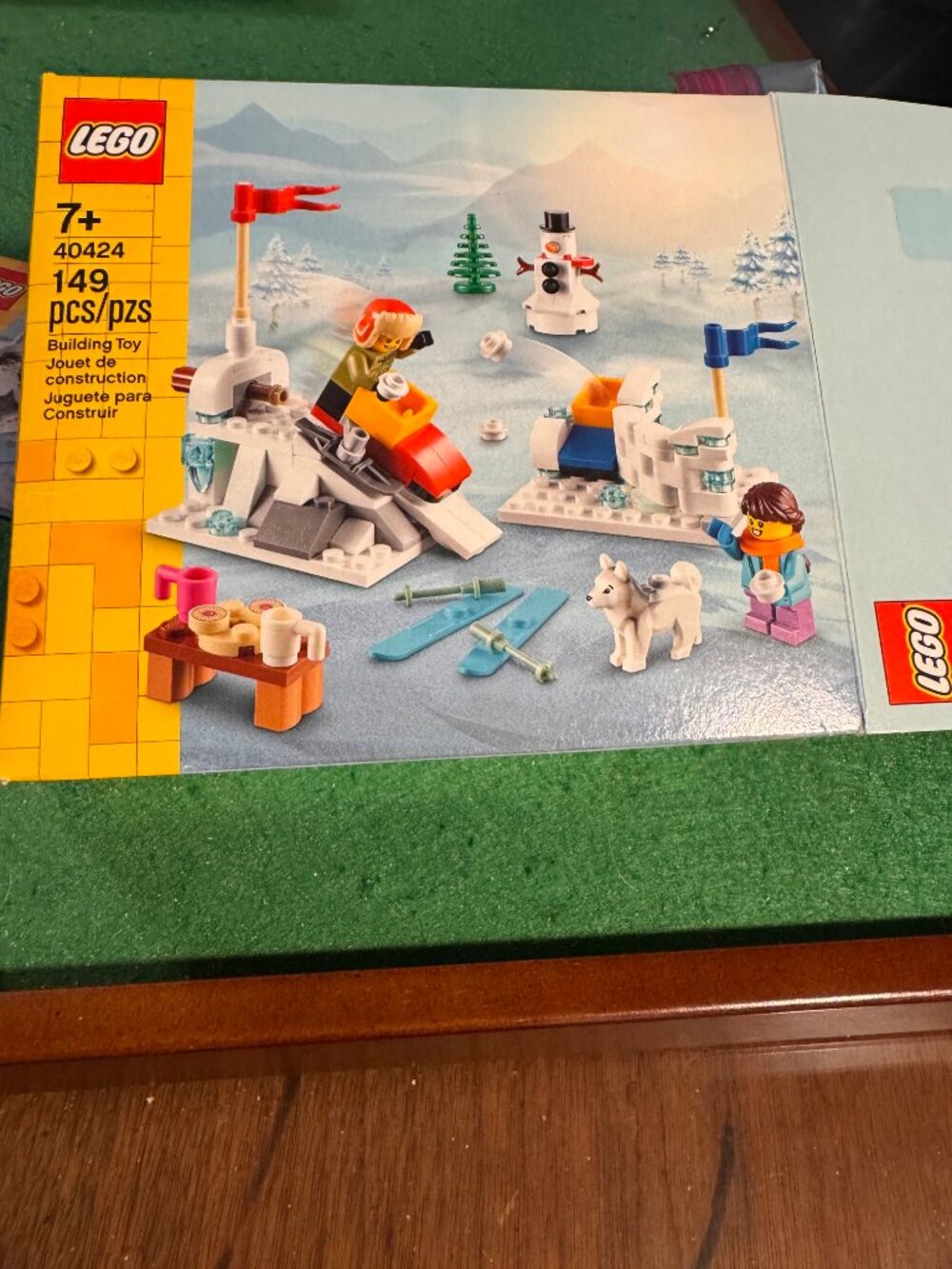 40424 LEGO Christmas Winter Snowball Fight pre owned
